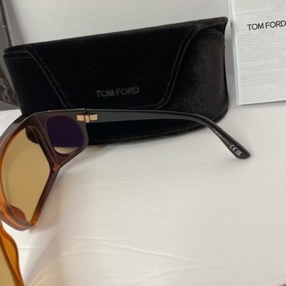 Authentic- New Tom Ford TF733 Brown Gino Sunglasses - Picture 14 of 14